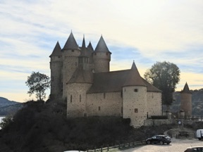 LANOBRE
Ch&acirc;teau de Val datant du 15eme si&egrave;cle construit par les d'Estaing